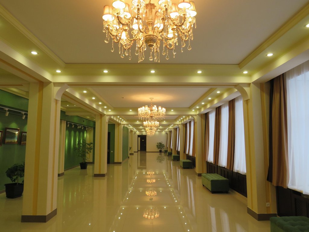 галерка фое.jpg