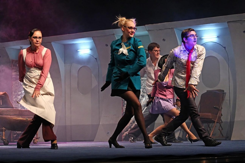 Спектакль Боинг.jpg