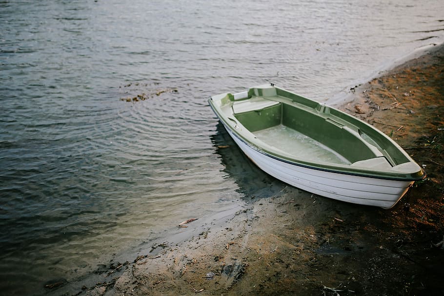 В Омской области за сезон погибло десять рыбаков 