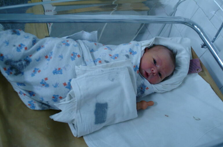 В Омской области в январские праздники родились 333 малыша