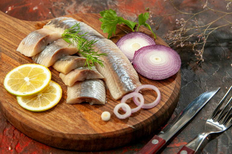 Сельдь — рекордсмен по падению цен среди российских рыб