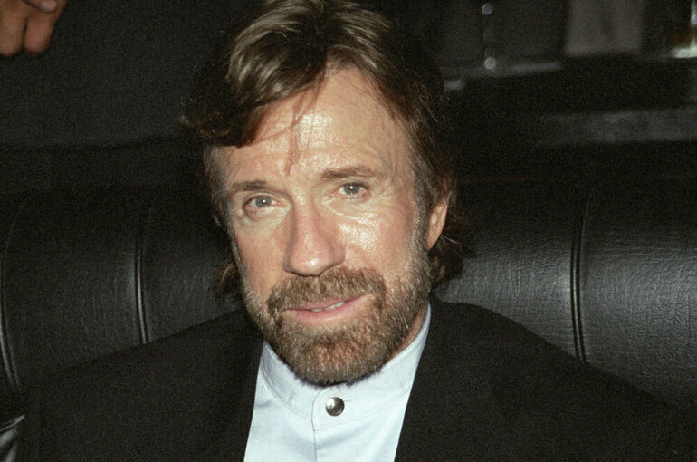 Скончался Чак Норрис — символ эпохи видеосалонов и человек-мем