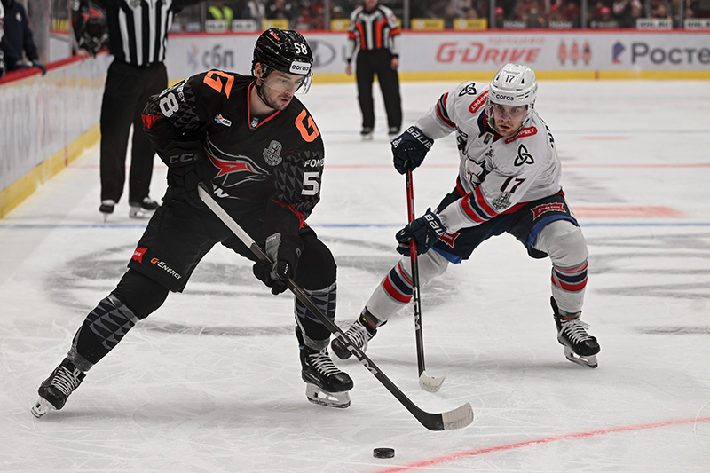 «Авангард» вышел в следующий раунд плей-офф КХЛ