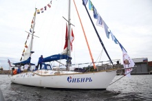 Яхта «Сибирь» всё ближе к Антарктиде